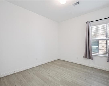4261 Shavano Drive - Photo Thumbnail 20