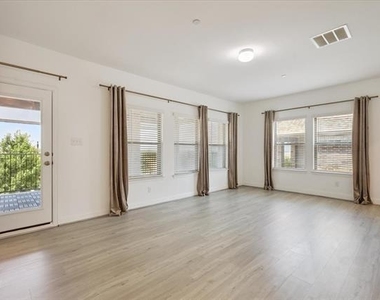 4261 Shavano Drive - Photo Thumbnail 23