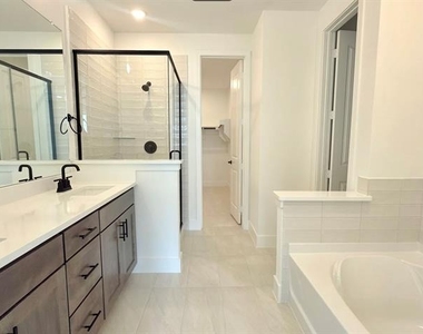 7324 Confetti Lane - Photo Thumbnail 14