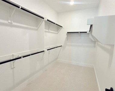 7324 Confetti Lane - Photo Thumbnail 17