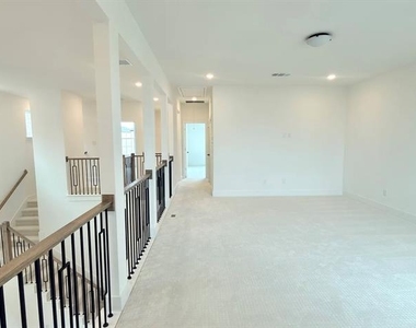 7324 Confetti Lane - Photo Thumbnail 19