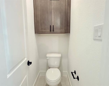 7324 Confetti Lane - Photo Thumbnail 8