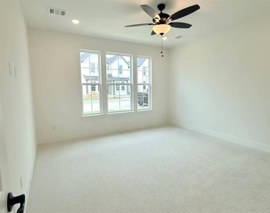 7324 Confetti Lane - Photo Thumbnail 13