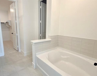 7324 Confetti Lane - Photo Thumbnail 16
