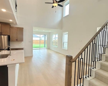 7324 Confetti Lane - Photo Thumbnail 18
