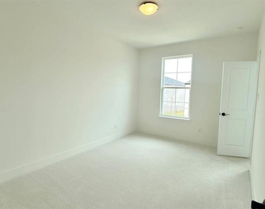 7324 Confetti Lane - Photo Thumbnail 21