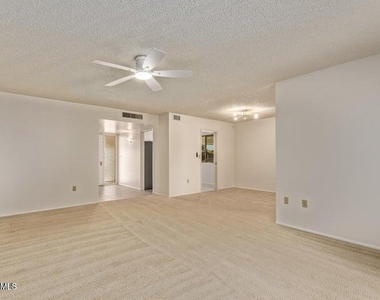 10034 W Concord Avenue - Photo Thumbnail 8