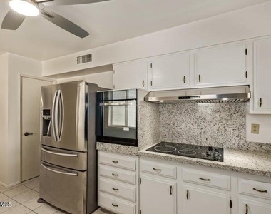 10034 W Concord Avenue - Photo Thumbnail 14