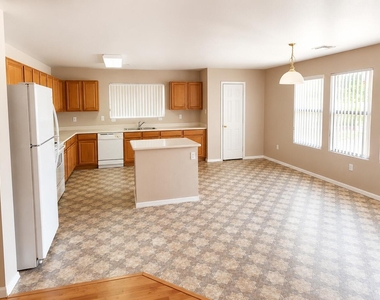8566 E Desert Lane - Photo Thumbnail 3