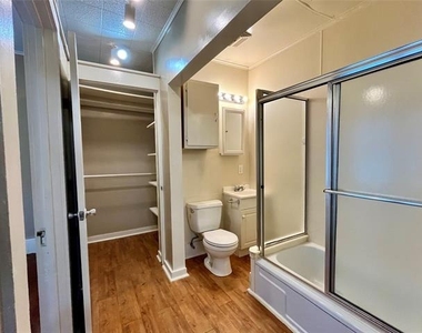 1002 Gregg Street - Photo Thumbnail 5