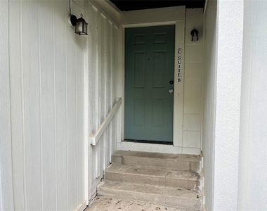 1002 Gregg Street - Photo Thumbnail 2