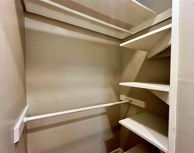1002 Gregg Street - Photo Thumbnail 7
