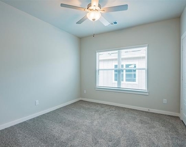 640 Wheatfield Drive - Photo Thumbnail 20