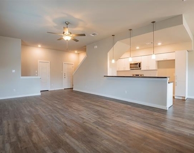 640 Wheatfield Drive - Photo Thumbnail 7