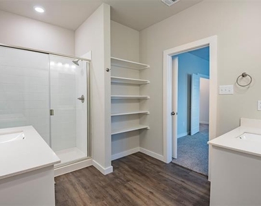 640 Wheatfield Drive - Photo Thumbnail 18