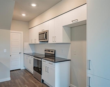 640 Wheatfield Drive - Photo Thumbnail 13