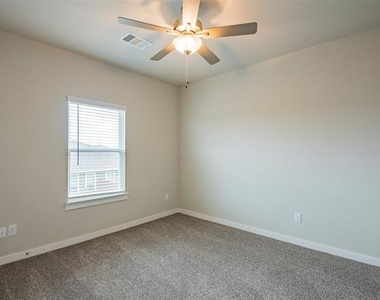 640 Wheatfield Drive - Photo Thumbnail 23
