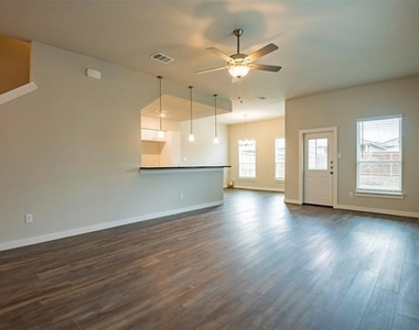 640 Wheatfield Drive - Photo Thumbnail 6