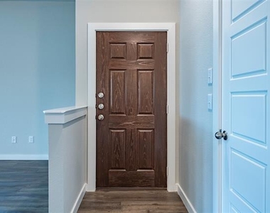 640 Wheatfield Drive - Photo Thumbnail 4