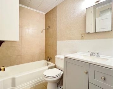 811 Coit Street - Photo Thumbnail 10