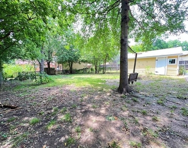 811 Coit Street - Photo Thumbnail 11