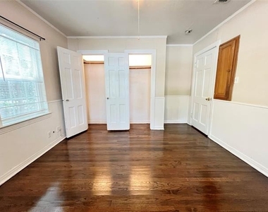 811 Coit Street - Photo Thumbnail 7
