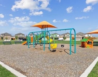 2103 Sugar Maple Lane - Photo Thumbnail 12