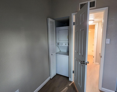 7550 N 12th Street - Photo Thumbnail 10