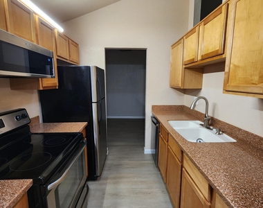 7550 N 12th Street - Photo Thumbnail 15