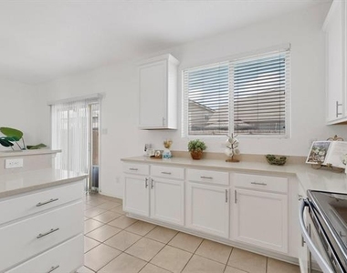 6212 Topsail Drive - Photo Thumbnail 18