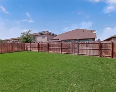 6212 Topsail Drive - Photo Thumbnail 28