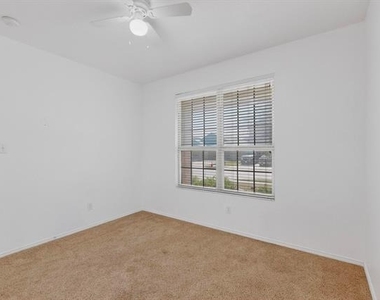 6212 Topsail Drive - Photo Thumbnail 7