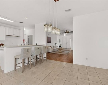 6212 Topsail Drive - Photo Thumbnail 16