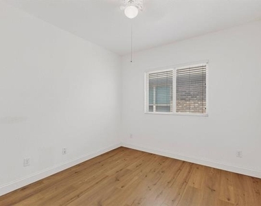 6212 Topsail Drive - Photo Thumbnail 8