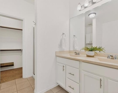6212 Topsail Drive - Photo Thumbnail 22