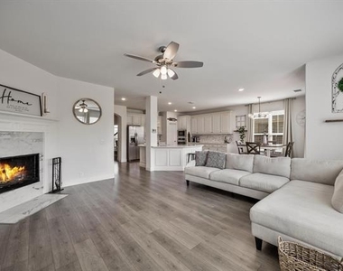 3911 Holly Springs Lane - Photo Thumbnail 24