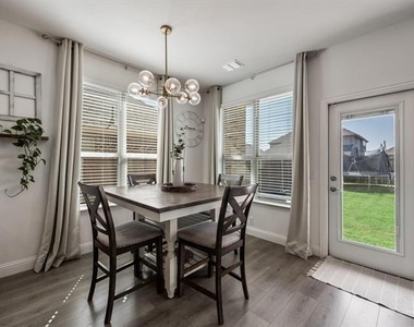 3911 Holly Springs Lane - Photo Thumbnail 18