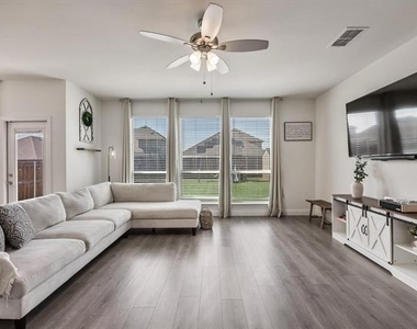 3911 Holly Springs Lane - Photo Thumbnail 26