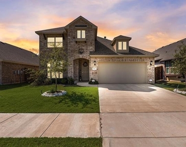 3911 Holly Springs Lane - Photo Thumbnail 4