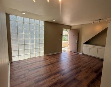 4343 Travis Street - Photo Thumbnail 3
