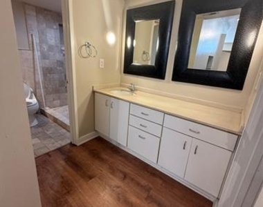 4343 Travis Street - Photo Thumbnail 9