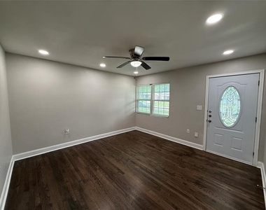 10403 Sandra Lynn Drive - Photo Thumbnail 16