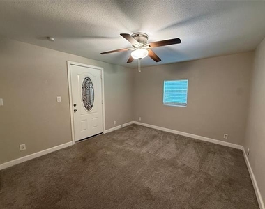 10403 Sandra Lynn Drive - Photo Thumbnail 4