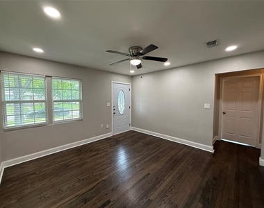 10403 Sandra Lynn Drive - Photo Thumbnail 3
