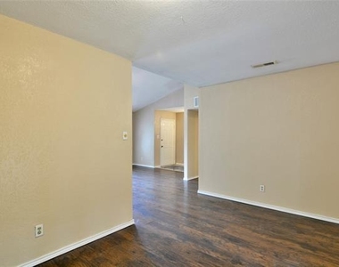 4133 Silverberry Avenue - Photo Thumbnail 27