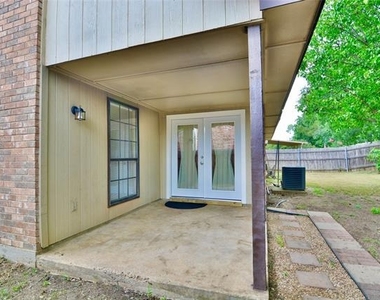 4133 Silverberry Avenue - Photo Thumbnail 3
