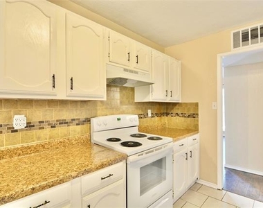 4133 Silverberry Avenue - Photo Thumbnail 21