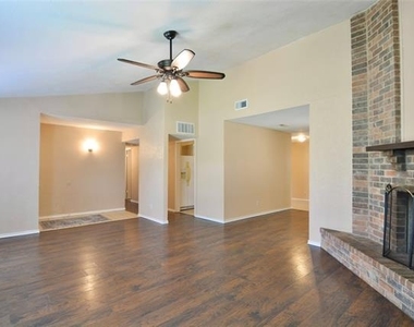 4133 Silverberry Avenue - Photo Thumbnail 8