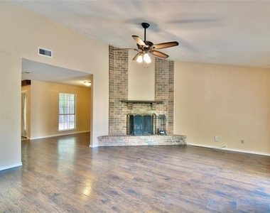 4133 Silverberry Avenue - Photo Thumbnail 9