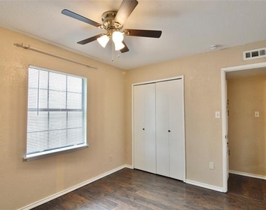 4133 Silverberry Avenue - Photo Thumbnail 17